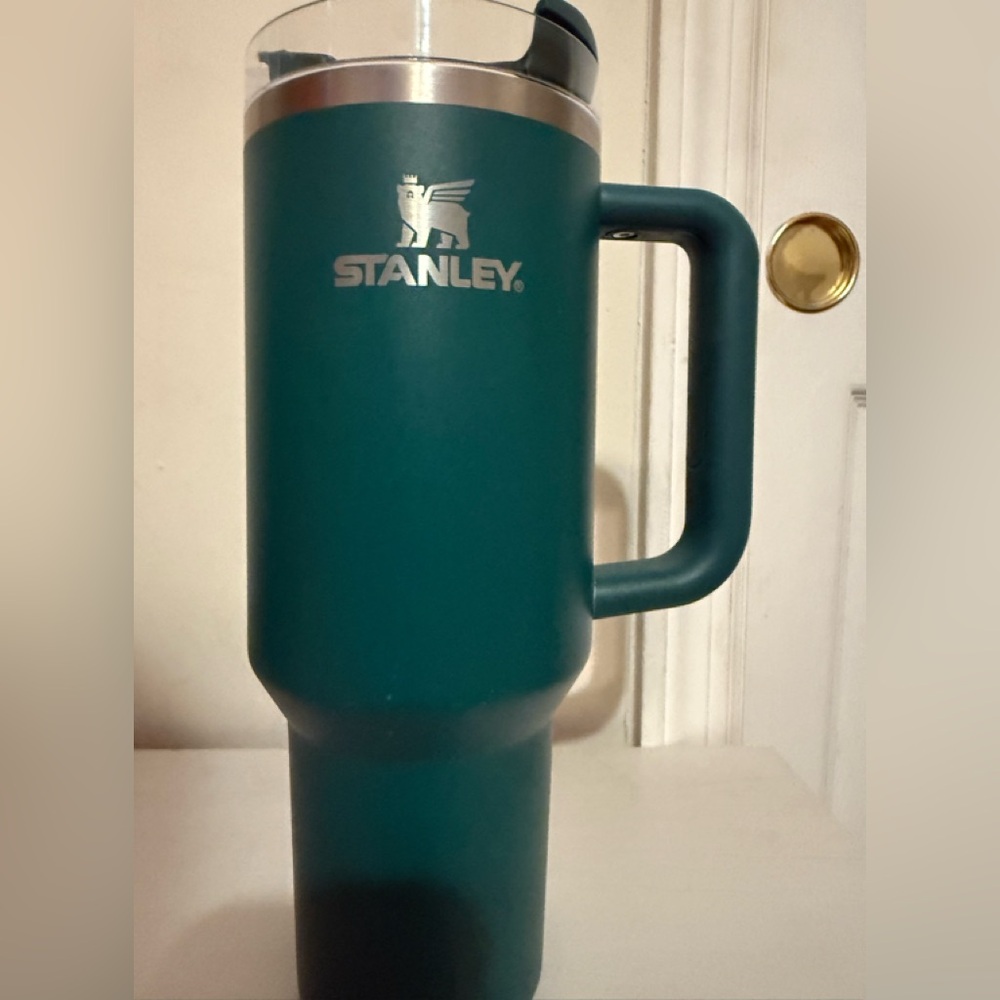 Beautiful Dark Green 40 OZ H2O STANLEY TUMBLER.  Only used once.